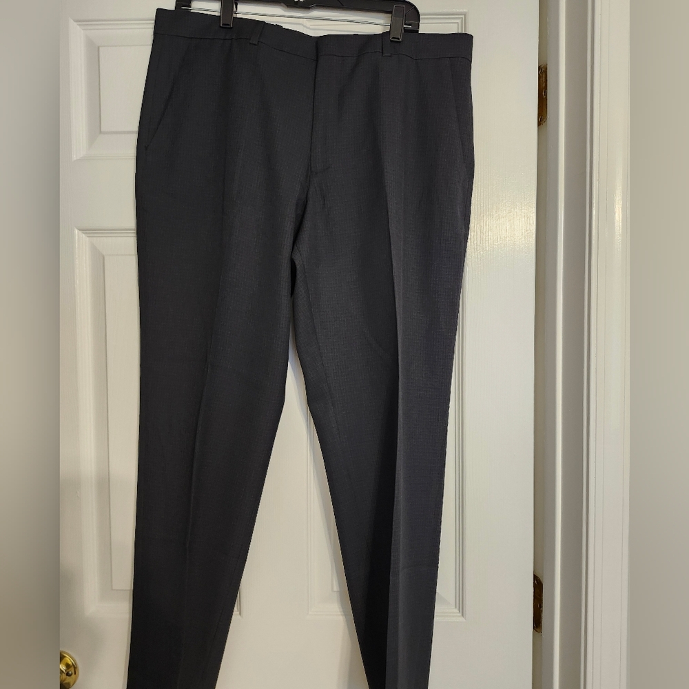 Perry Ellis Portfolio Modern Fit Men's Grey/Black Checkered Dress Pants - 36x30